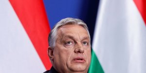 Budapest ne peut pas accepter les nouvelles sanctions europeennes en l'etat, dit orban