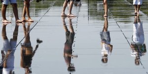 Canicule, vague de chaleur, soleil, hausse des températures, réchauffement climatique, Ville, pollution, Paris, miroir d'eau, sécheresse, aridité,