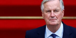 Ceremonie de passation de pouvoirs pour le nouveau premier ministre francais, michel barnier, a paris