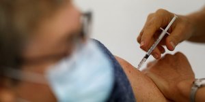Coronavirus/france: la has favorable au maintien de l'obligation vaccinale des soignants