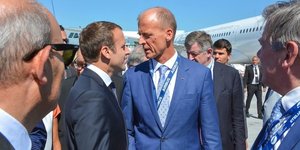 Emmanuel Macron Tom Enders Airbus
