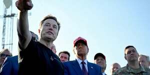File photo: donald trump watches spacex launch its sixth test flight of starship