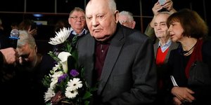 L'ex-president sovietique mikhail gorbatchev vise par une plainte en lituanie