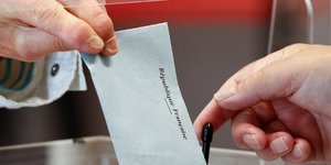 La france vote sans enthousiasme pour les elections regionales