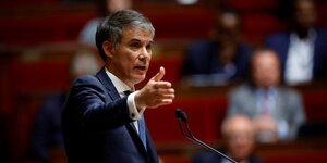 Le depute olivier faure, a l'assemblee nationale