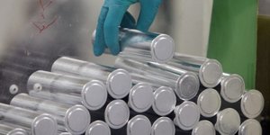 Le fabricant de batteries saft rachete par total