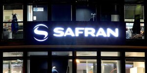 Le logo de safran a l& 39 exterieur du siege de la societe a issy-les-moulineaux