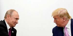 Le president americain donald trump et le president russe vladimir poutine lors du sommet des dirigeants du g20 a osaka.