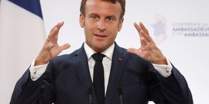 Macron entend poursuivre sur la voie du "grand debat"