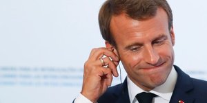 Macron se retablit dans l'opinion apres ses interventions