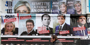 Prsidentielle 2017, affiches, campagne, lection, lectoral, rue, passant, candidats, Mlenchon, Fillon, Le Pen, Hamon, Macron, information, mdias, dbat,