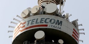 Telecom italia reduit un peu sa dette et confirme ses objectifs